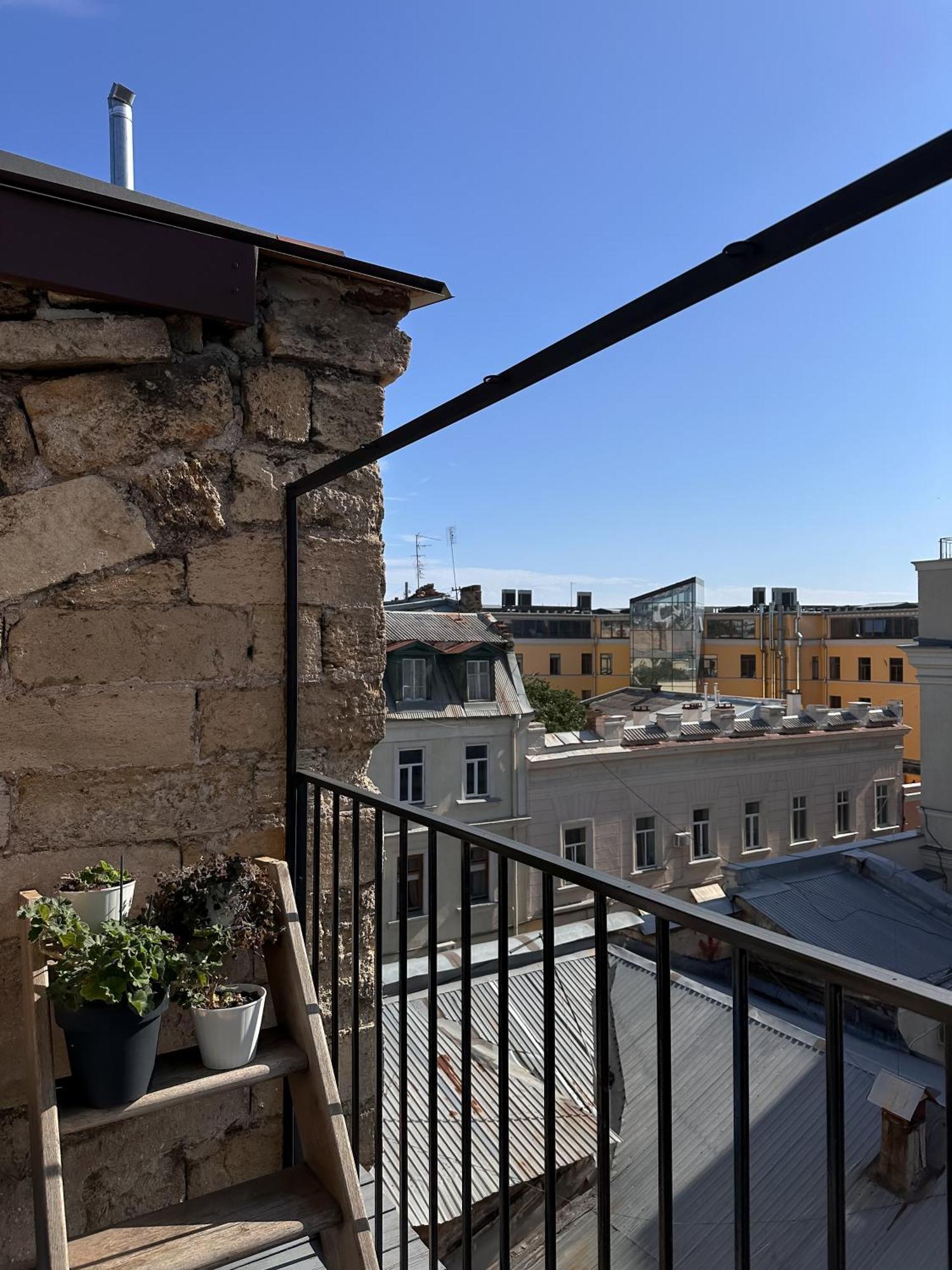 White Door Apartments Heart Of Odessa 4 Kültér fotó